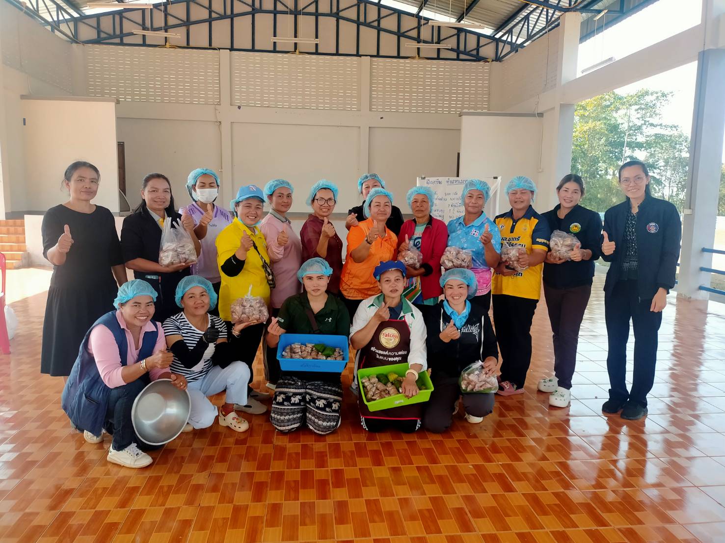 พช.เจริญศิลป์ จ.สกลนคร :  ดำเนินโครงการส่งเสริมประชาชนเป้าหมายเข้าถึงแหล่งทุน พัฒนาอาชีพสมาชิกกลุ่มออมทรัพย์เพื่อการผลิตบ้านดงสง่า