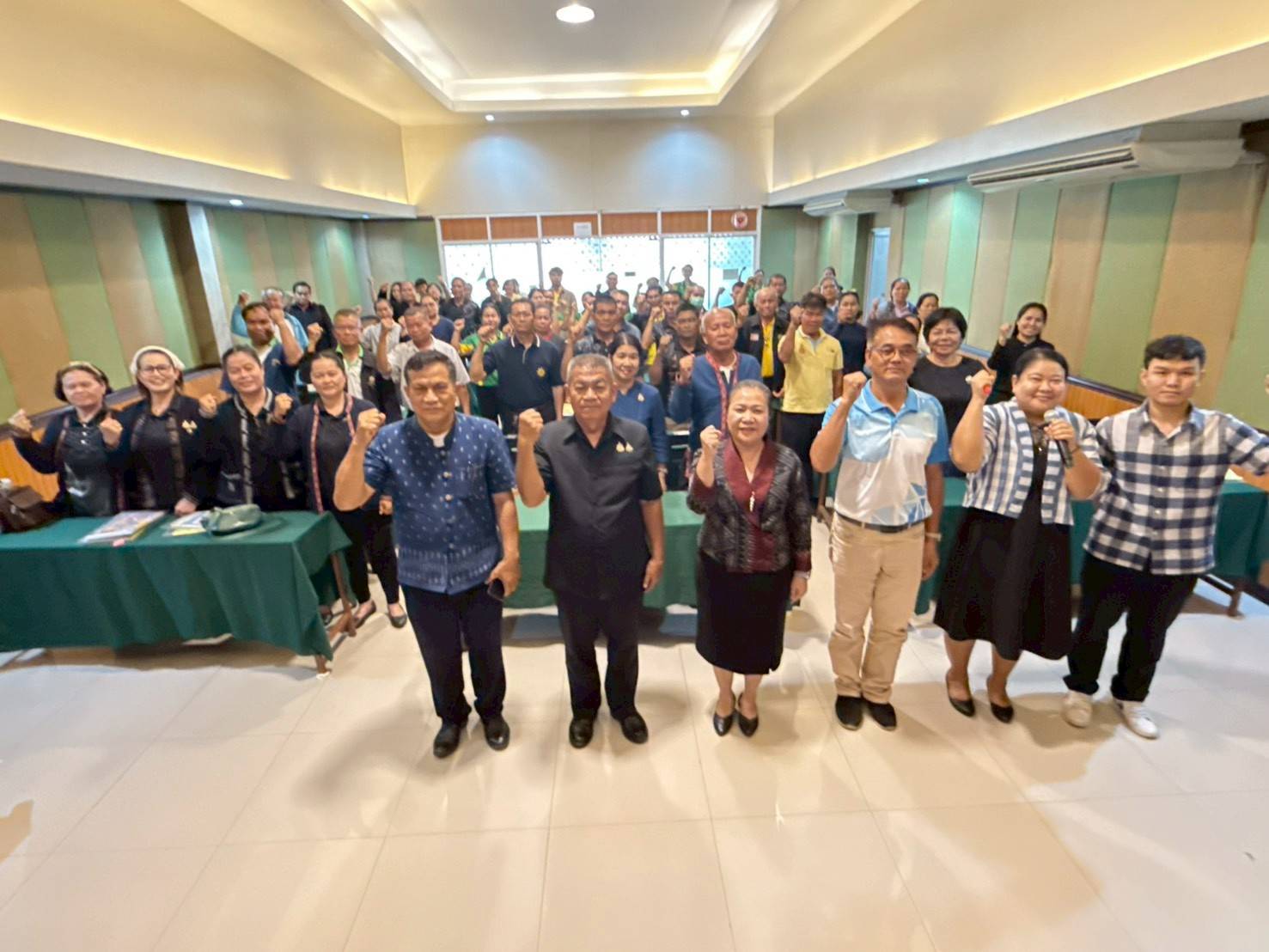 🌟 พช.เจริญศิลป์ จ.สกลนคร : ร่วมโครงการประชุมเชิงปฏิบัติการส่งเสริมกิจกรรมเครือข่ายกลุ่มออมทรัพย์เพื่อการผลิต (ระดับจังหวัด)