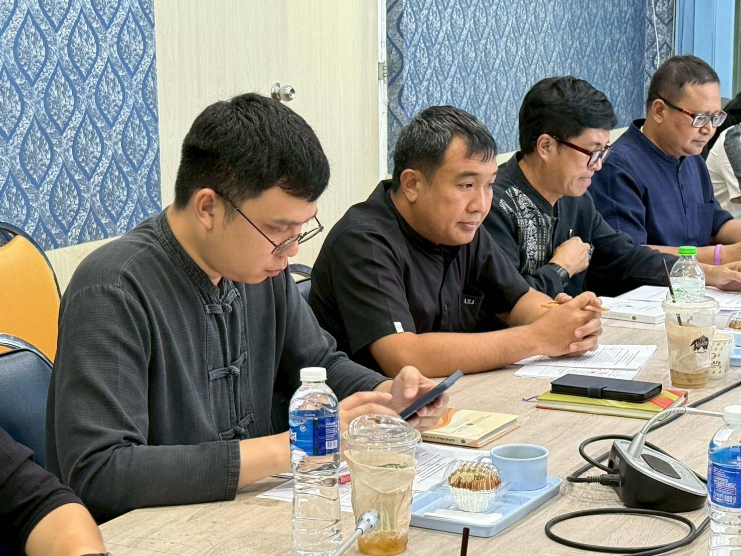 ✨พช.เจริญศิลป์ จ.สกลนคร : ร่วมประชุมคณะทำงานพิจารณาข้อตกลงการปฏิบัติราชการและการประเมินผลการปฏิบัติราชการของข้าราชการสังกัดกรมการพัฒนาชุมชน จังหวัดสกลนคร ประจำปีงบประมาณ พ.ศ. 2569 
