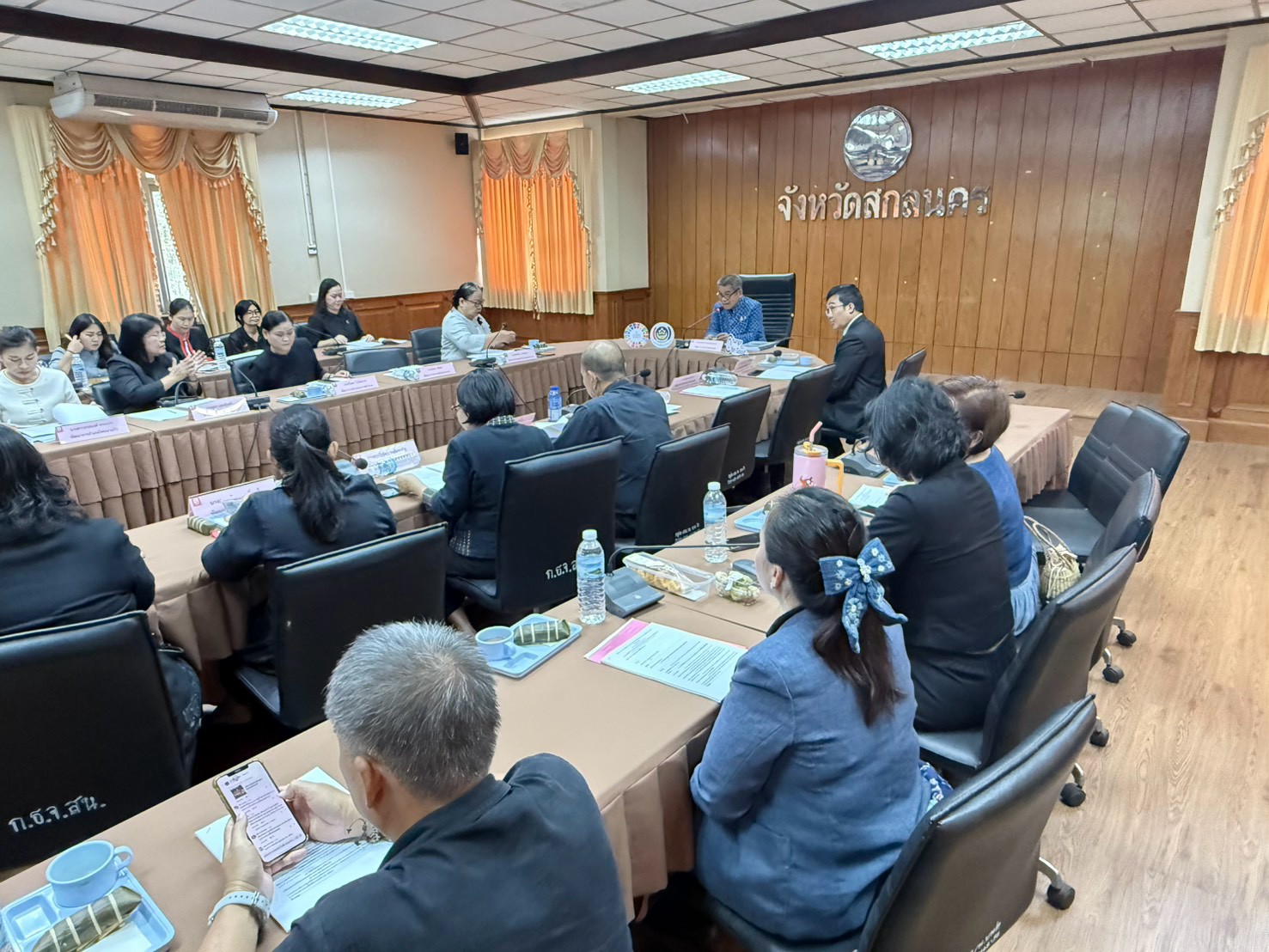 ✨ พช.เจริญศิลป์ จ.สกลนคร :ร่วมประชุมงานกองทุนพัฒนาบทบาทสตรี จังหวัดสกลนคร และประชุมผู้บริหาร นักวิชาการพัฒนาชุมชนจังหวัด ครั้งที่ 6/2569 