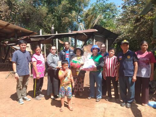 🌟 พช.เจริญศิลป์ จ.สกลนคร : มอบถุงยังชีพช่วยเหลือครัวเรือนผู้ประสบอัคคีภัย